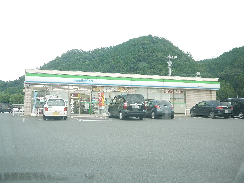 ファミリーマート 津一志町店