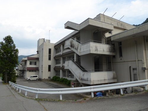 芦安中学校