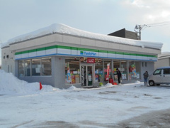 ファミリーマート岩見沢4条西店