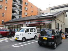 セブンイレブン 京都出世稲荷前店