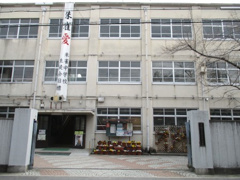 朱雀中学校
