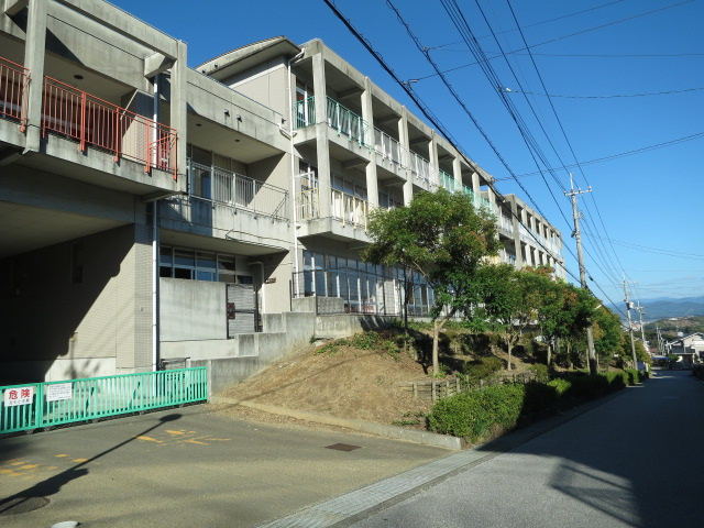 介良潮見台小学校