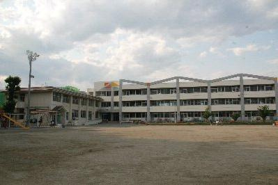 南アルプス市立大明小学校