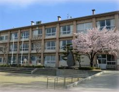  甲府市立里垣小学校