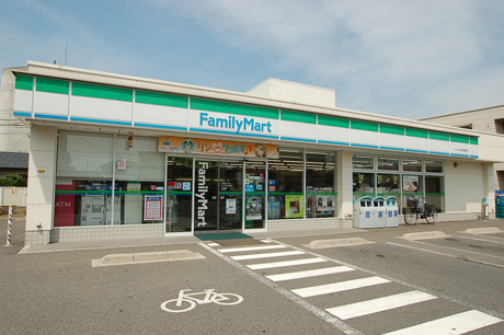 ファミリーマート大宮本郷町店