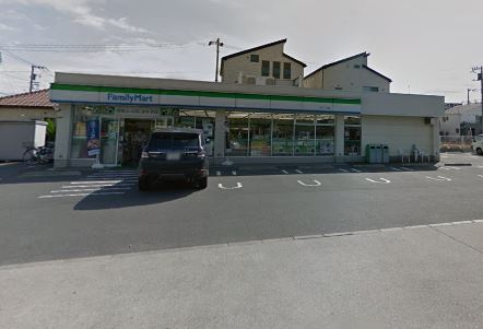ファミリーマート 六木二丁目店