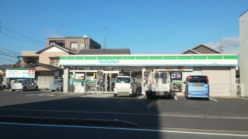 ファミリーマート 津新町店