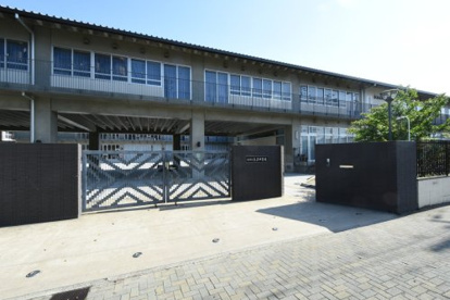 尼崎市立大庄中学校の画像2
