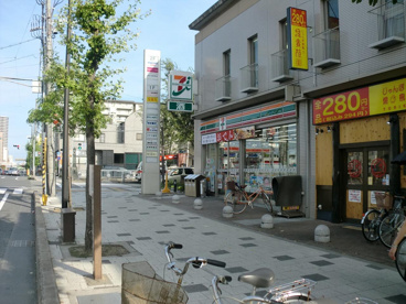 セブンイレブン西宮六湛寺町店の画像3