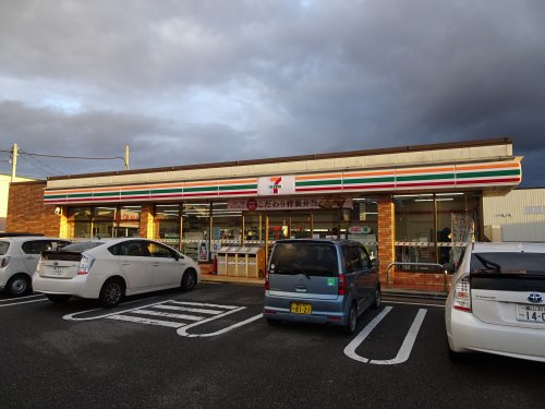 セブンイレブン 富山堀川本郷店