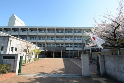 神戸市立鷹匠中学校の画像1