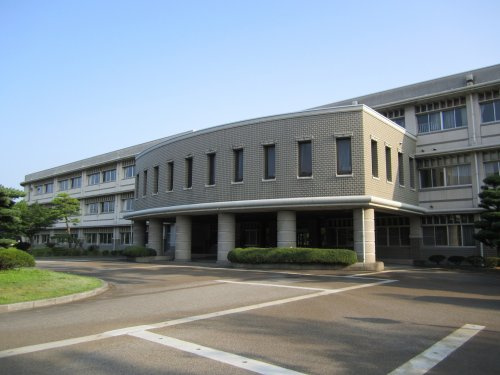 富山県立高岡高校