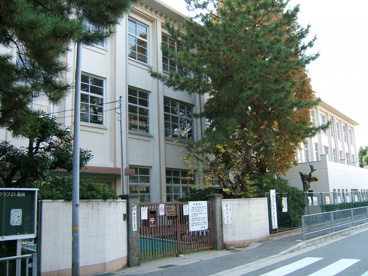 尼崎市立　長洲小学校の画像1