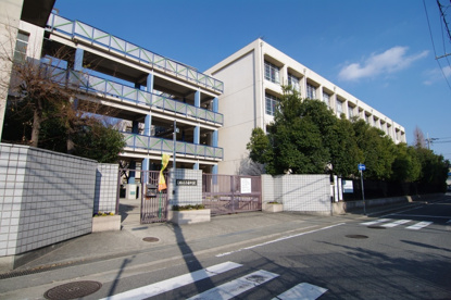 尼崎市立　小園中学校の画像1
