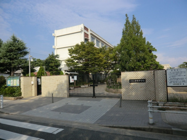 尼崎市立　中央中学校の画像1