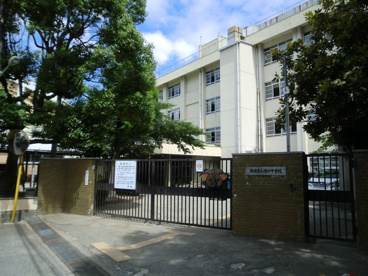 尼崎市立　塚口中学校の画像1