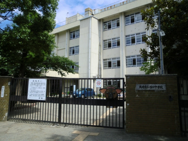 尼崎市立　塚口中学校の画像2