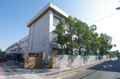 尼崎市立　日新中学校の画像1