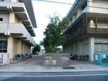 伊丹市立　松崎中学校の画像1