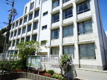 伊丹市立　鴻池小学校の画像2
