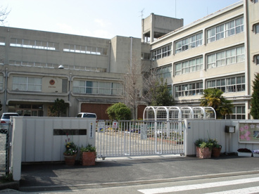伊丹市立　花里小学校の画像1