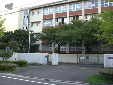 西宮市立　高須中学校の画像3