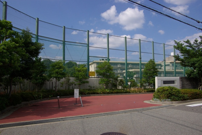 宝塚市立　光ガ丘中学校の画像3
