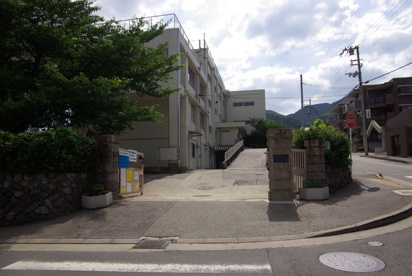 宝塚市立　宝梅中学校の画像5