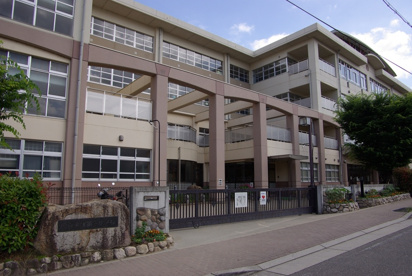 宝塚市立宝塚第一小学校の画像1