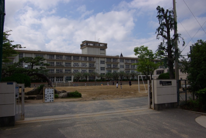 宝塚市立　長尾南小学校の画像1