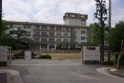 宝塚市立　長尾南小学校の画像2