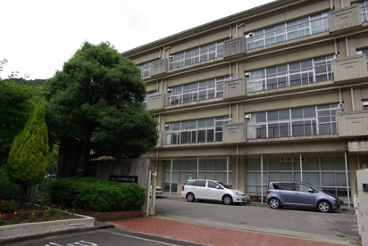 宝塚市立　中山五月台小学校の画像3