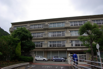 宝塚市立　中山五月台小学校の画像5