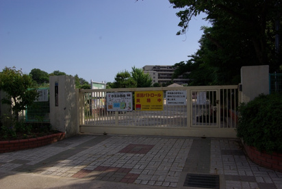 宝塚市立　西山小学校の画像1