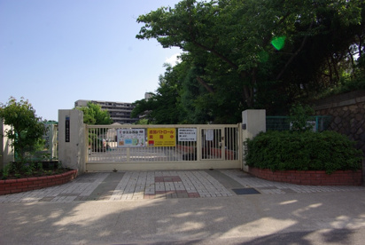 宝塚市立　西山小学校の画像4