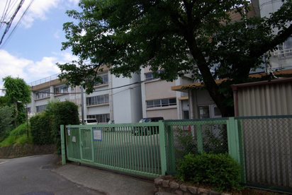 宝塚市立　良元小学校の画像1