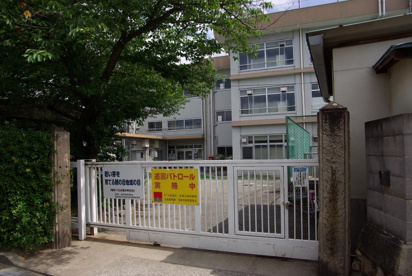 宝塚市立　良元小学校の画像2