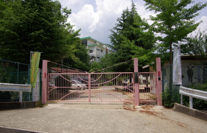 川西市立　桜が丘小学校の画像2