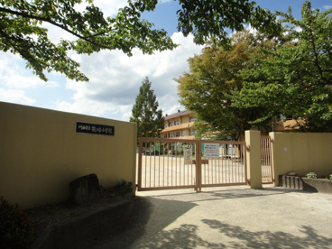 川西市立　牧の台小学校の画像1