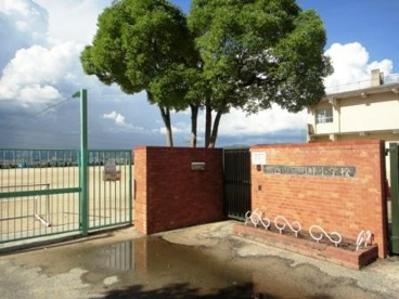 川西市立　明峰小学校の画像2