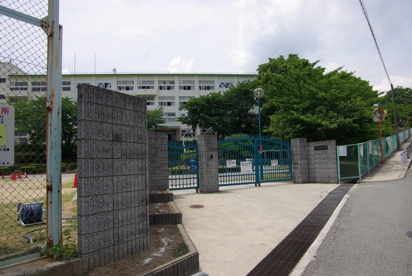 川西市立　川西中学校の画像3