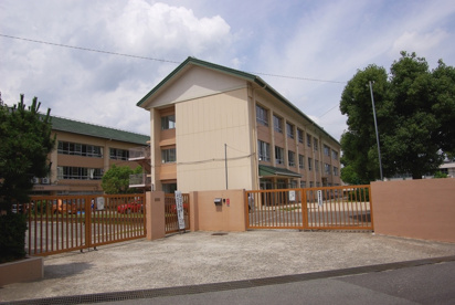 川西市立　明峰中学校の画像3