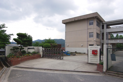 川西市立　多田中学校の画像2