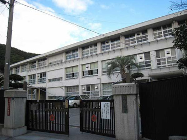 横路小学校