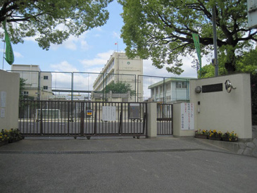 戸坂小学校