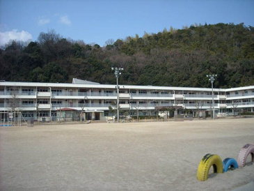 上温品小学校
