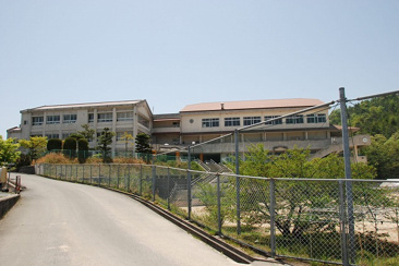 板城小学校