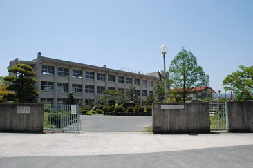 向陽中学校