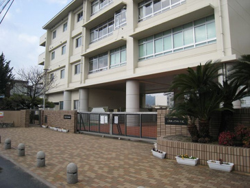 緑井小学校