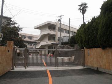 伴小学校